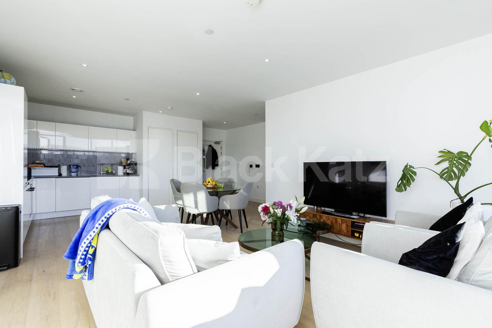 Beautiful 2 bed 2 bath in the popular development in Royal Wharf Admiralty Avenue, Royal Wharf